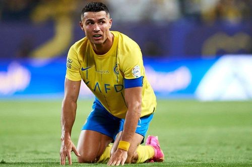 Ronaldo bị đồng đội cũ gạch tên khỏi đội hình hay nhất