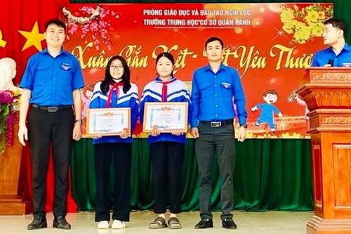 Hai nữ sinh tìm nhà người đánh rơi 40 triệu đồng trả lại