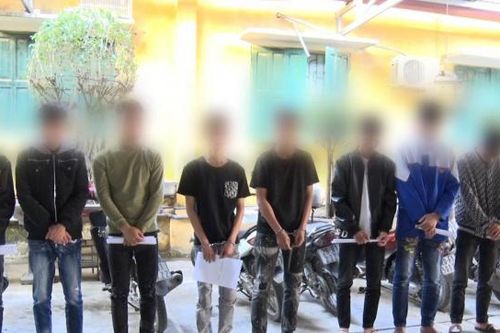 Xử lý nhóm đối tượng mang dao gây rối trong đêm