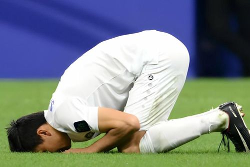 Nước mắt trong ngày Qatar vào bán kết Asian Cup