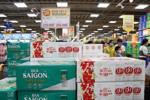 Bia Tết giảm giá vẫn ế, nước trái cây và bia không cồn 'lên ngôi'