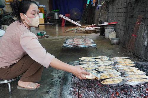 Nghệ An: Làng nướng cá thu đỏ lửa suốt ngày đêm dịp giáp Tết