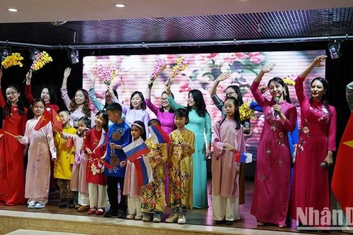 Xuân Quê hương kết nối cộng đồng người Việt Nam tại Liên bang Nga