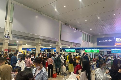 Người dân Thành phố Hồ Chí Minh tấp nập về quê đón Tết