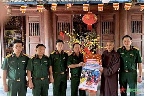 Bộ Chỉ huy quân sự tỉnh Bà Rịa-Vũng Tàu thăm, chúc tết Côn Đảo