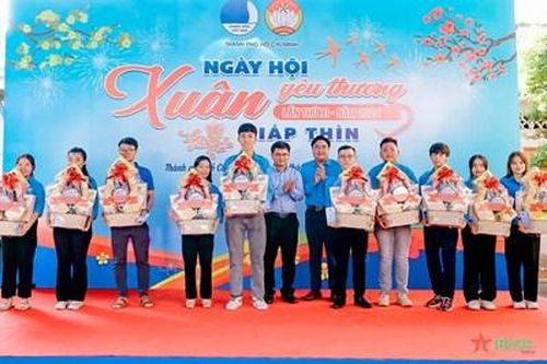 Ngày hội 'Xuân yêu thương' chăm lo thanh niên khuyết tật, hoàn cảnh khó khăn