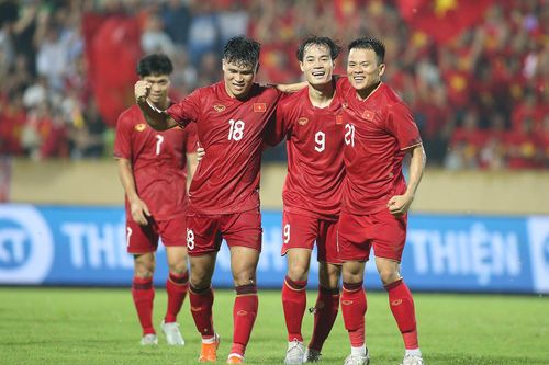 Thống kê bất ngờ về nhân sự tuyển Việt Nam thời HLV Troussier