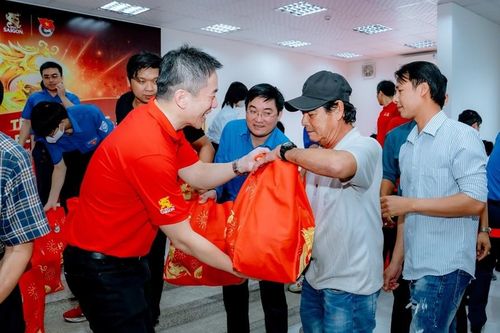 Lan tỏa Tết ấm áp đến người lao động, ngư dân và các chiến sĩ
