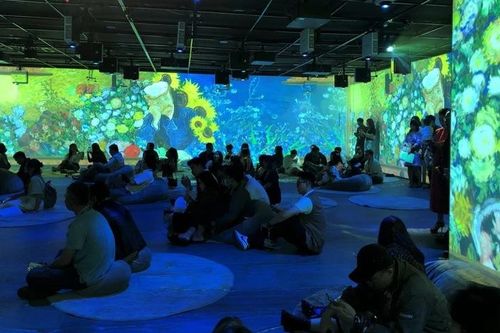Ra mắt không gian trình diễn nghệ thuật Van Gogh Immersive 720 tại TP HCM