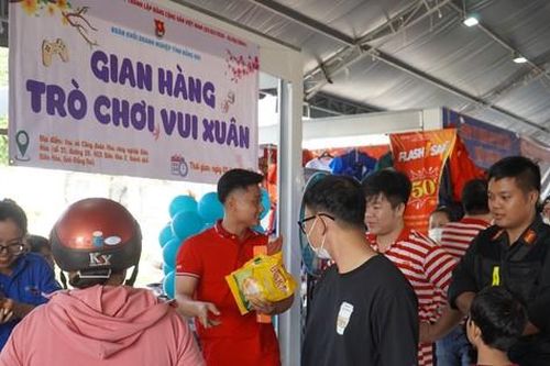 Giảm giá 50% hàng Tết cho công nhân