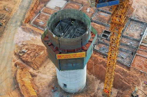 Cận cảnh thi công đài kiểm soát không lưu sân bay Long Thành những ngày giáp Tết