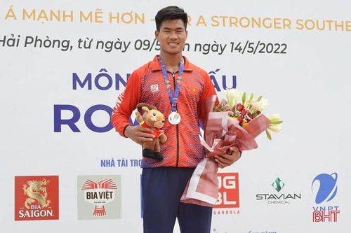 'Tay chèo vàng' của đua thuyền Hà Tĩnh