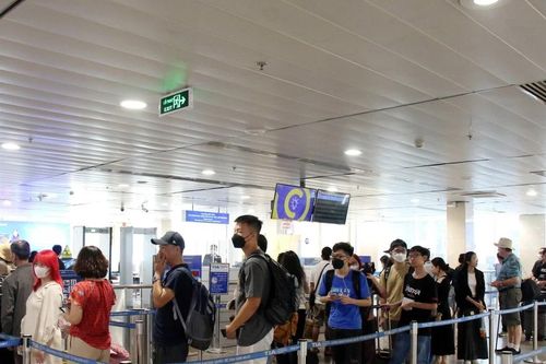 Chậm chuyến giảm đáng kể, Sân bay Tân Sơn Nhất đã thông thoáng hơn