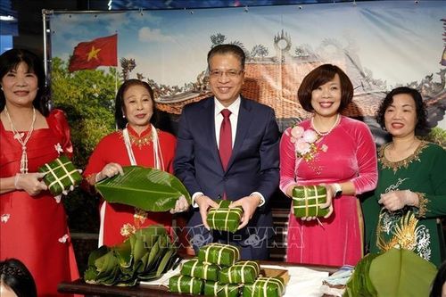 Người Việt tại Nga đón Tết cổ truyền và kỷ niệm ngày thành lập Đảng