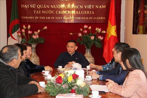 Sợi dây nối kết tình cảm của kiều bào Việt Nam tại Algeria