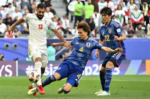 Tuyển Nhật Bản bị loại tại Asian Cup 2023, trung vệ 400 tỷ nghẹn ngào: Tôi không đáng được thi đấu