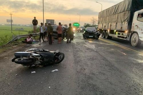 Phú Yên: Xe đầu kéo gây tai nạn liên hoàn trên Quốc lộ 1