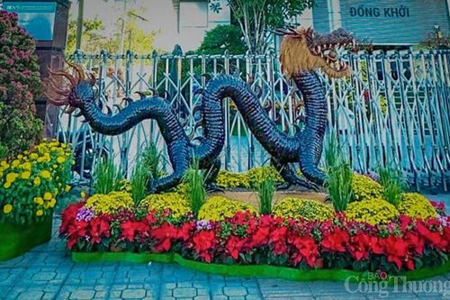 Bến Tre: Xuất hiện 'rồng cong tớn', 'mắt lồi' màu đồng đen từ chất liệu dừa