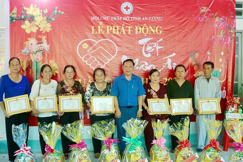 Châu Thành phát động 'Tết nhân ái' Xuân Giáp Thìn 2024