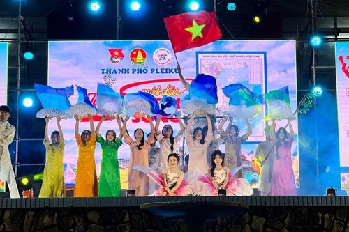 Bồi đắp lòng yêu nước cho thế hệ trẻ