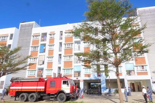 Lữ đoàn 101: Luyện tập phòng chống cháy nổ tại chung cư lữ đoàn
