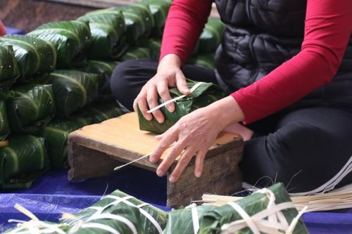 Làng nghề bánh chưng Tranh Khúc tất bật đón Tết Giáp Thìn