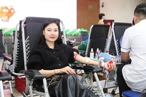 Mỗi ngày có hàng trăm người hiến máu cứu người bệnh dịp Tết Nguyên đán