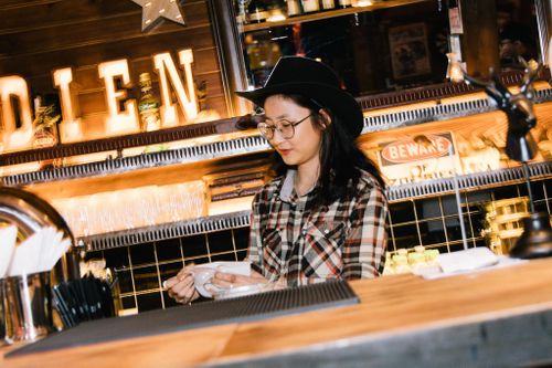 Muốn chill xuyên Tết, ghé bar nào ở TP.HCM?