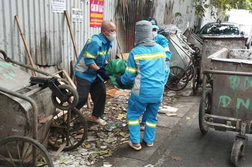 Quận Hai Bà Trưng tăng cường duy trì VSMT phục vụ Tết Nguyên đán