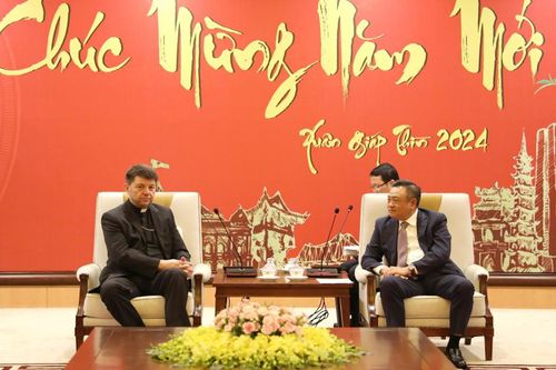 Chủ tịch UBND TP Hà Nội Trần Sỹ Thanh tiếp Tổng giám mục Marek Zalewski