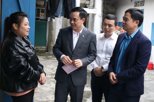 Thái Bình tặng quà Tết cho lao động sinh sống tại khu nhà trọ