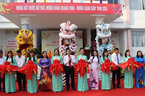 Hậu Giang khai mạc Hội báo Xuân Giáp Thìn 2024