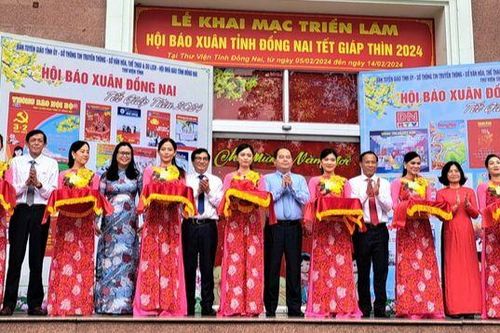 Đồng Nai khai mạc triển lãm Hội báo Xuân Giáp Thìn 2024