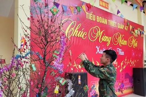 Vui xuân mới không quên nhiệm vụ