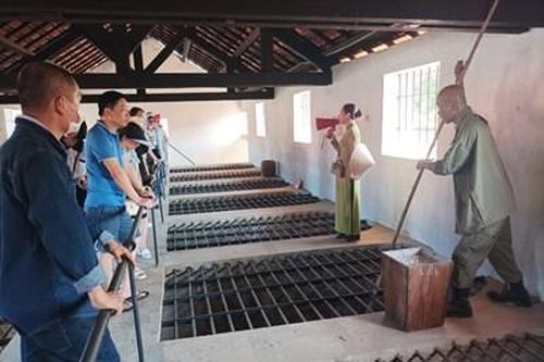 Trăm năm ngời sáng khí tiết người cộng sản - Kỳ 3: Nhà tù thành trường học cách mạng