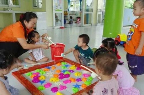 Đề xuất chế độ hỗ trợ nhân viên các trường chuyên biệt
