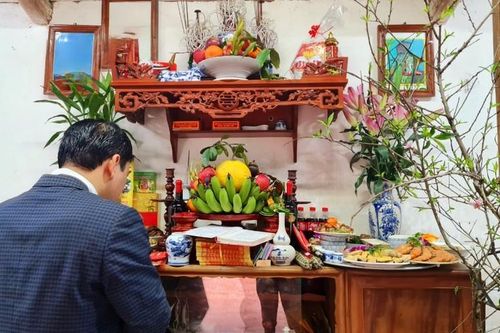 Rộ tin không cúng Giao thừa năm 2024, chuyên gia lý giải sao?