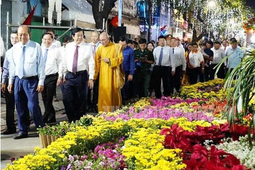 Chợ Hoa Xuân 'Trên bến dưới thuyền' ở TP HCM năm nay có gì?
