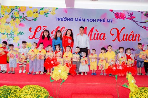 Trường học TPHCM tổ chức nhiều hoạt động ý nghĩa chăm lo cho trò đón Tết đủ đầy