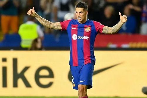 Barcelona muốn Man City giảm giá bán Cancelo