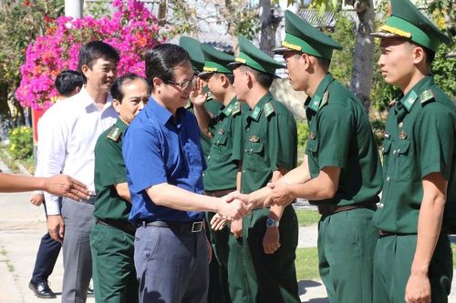 Lãnh đạo các tỉnh Khánh Hòa, Bình Thuận, Kon Tum đến thăm, chúc Tết cán bộ, chiến sĩ BĐBP và nhân nhân khu vực biên giới