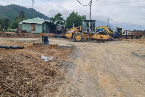 Chưa áp giá đền bù đã san ủi đất của dân?