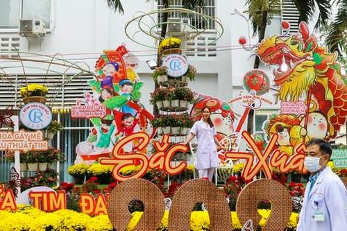 Bất ngờ với Đường hoa Tết dành cho bệnh nhân ở TPHCM