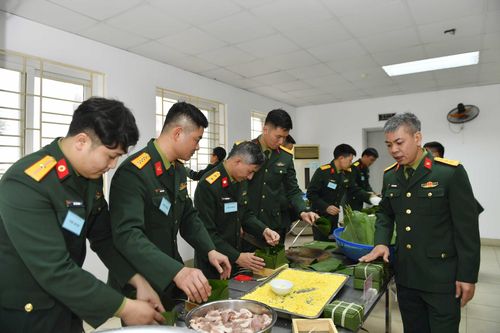 Hội thi gói bánh chưng Xuân Giáp Thìn 2024 của những người lính
