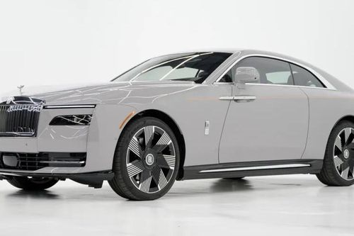 Đại gia quyết bán Rolls-Royce Spectre chạy lướt bất chấp cảnh báo bị 'tẩy chay'