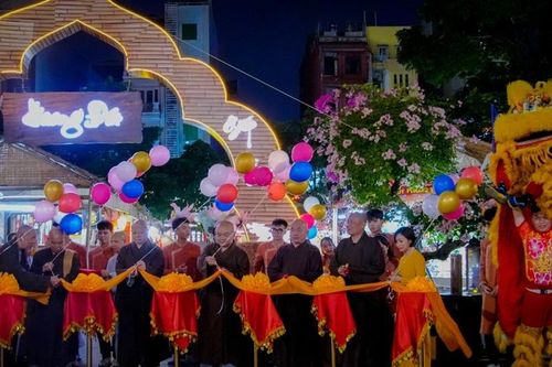 Thưởng lãm Phố ông đồ ở ngôi chùa lịch sử tại TP.HCM