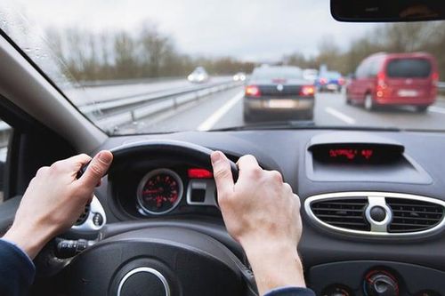 Lái xe đường dài về quê ăn Tết chú ý 5 điều quan trọng giúp tiết kiệm nhiên liệu