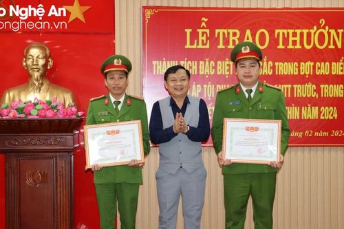 Đô Lương: Trao thưởng cho tập thể, cá nhân có thành tích đặc biệt xuất sắc dịp Tết 2024