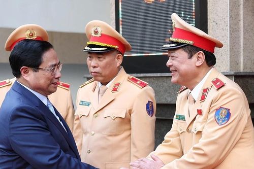 Thủ tướng Phạm Minh Chính thăm, chúc Tết cán bộ, chiến sỹ cảnh sát giao thông