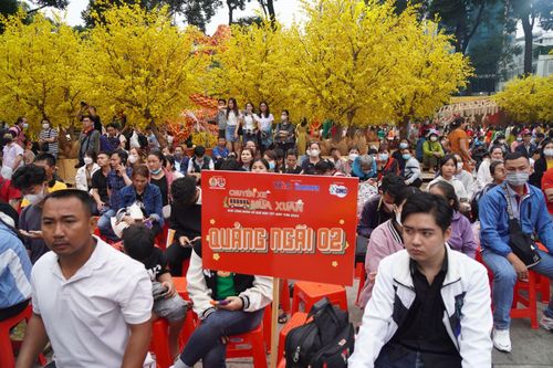 'Chuyến xe mùa Xuân 2024' đưa 1.500 công nhân khó khăn về quê đón Tết